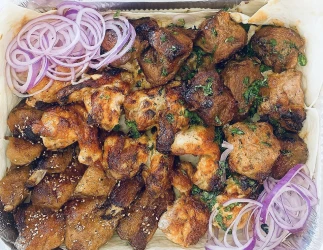 Mięsny zestaw #1 - Szaszłyk, skrzydełka z kurczaka, żeberka. Dla grupy trzech–czterech osób